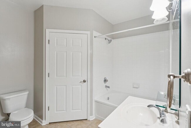 Building Photo - 4561 Strutfield Ln