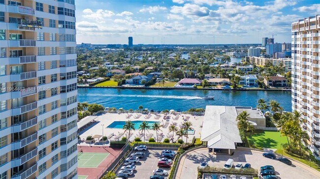 Building Photo - 1985 S Ocean Dr