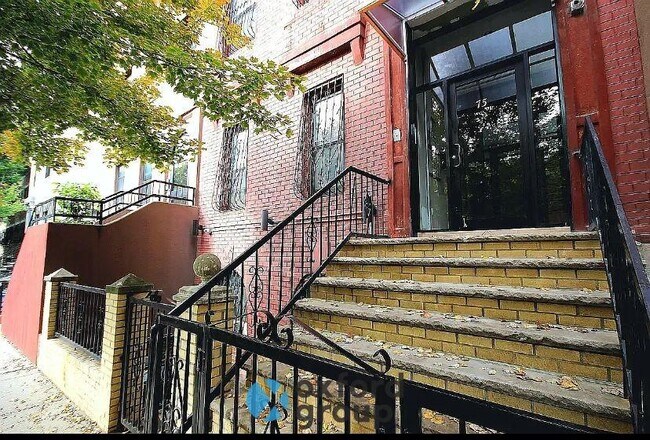 Building Photo - South 9th Street