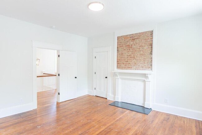 Building Photo - 208 N Guthrie Ave