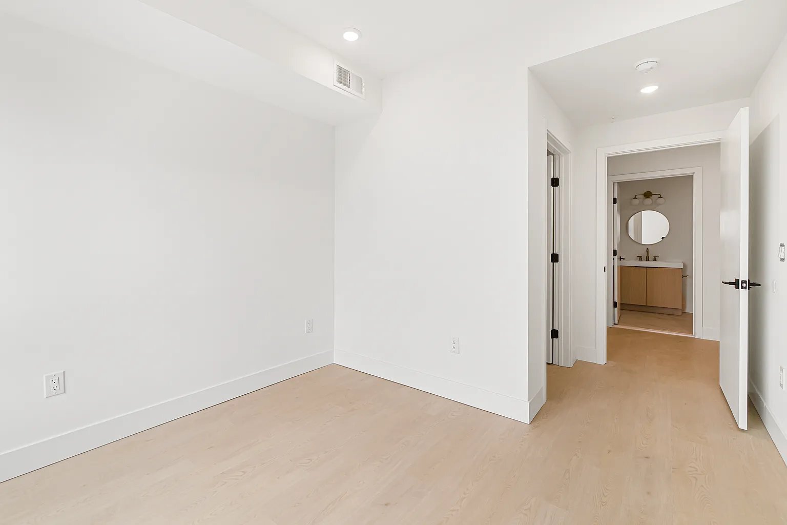 Building Photo - 2139 N 10th St