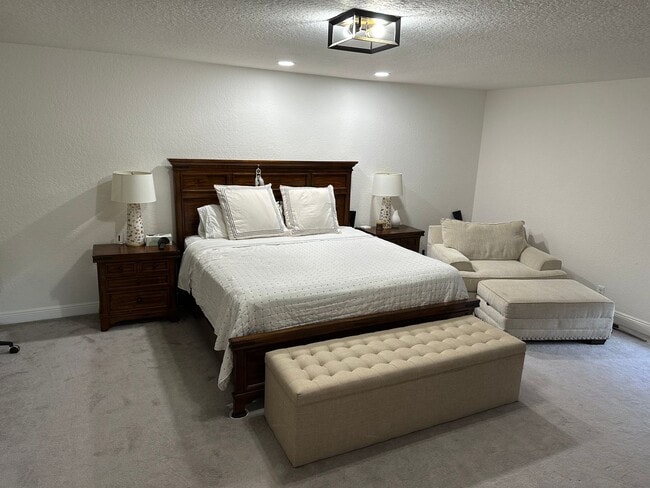 Building Photo - 4 Bedroom 3 Bathroom in Winter Haven