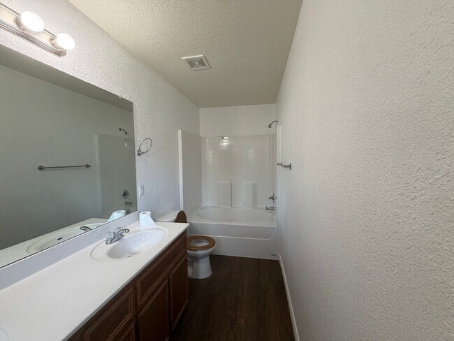 Building Photo - 403 Olaf Dr