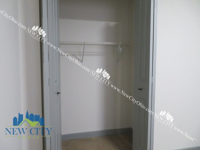 Building Photo - 2085 Building - New Rennovated 1 & 2 bedrooms starting at $989!