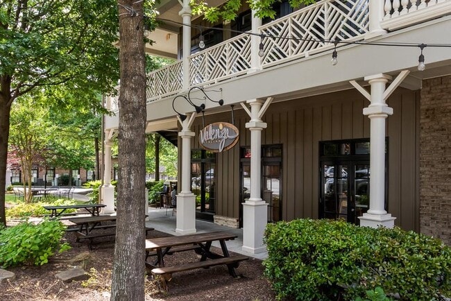 Building Photo - 2537 Oglethorpe Cir NE