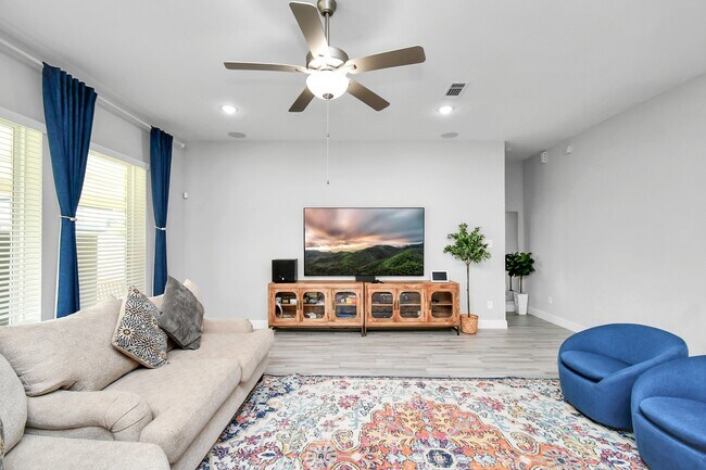 Building Photo - 10002 Serenity Grv Dr
