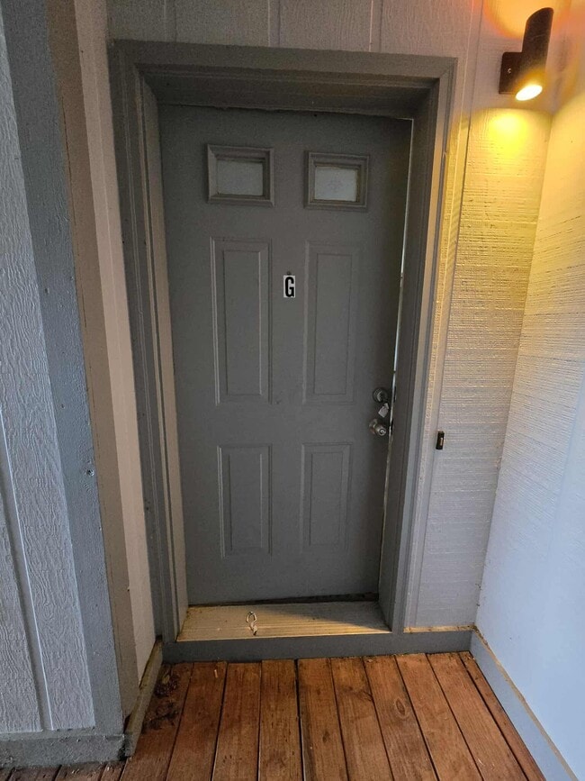 Primary Photo - 115 Holly Dr