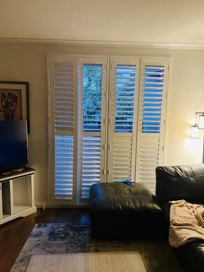 Building Photo - 659 W Terrylynn Pl