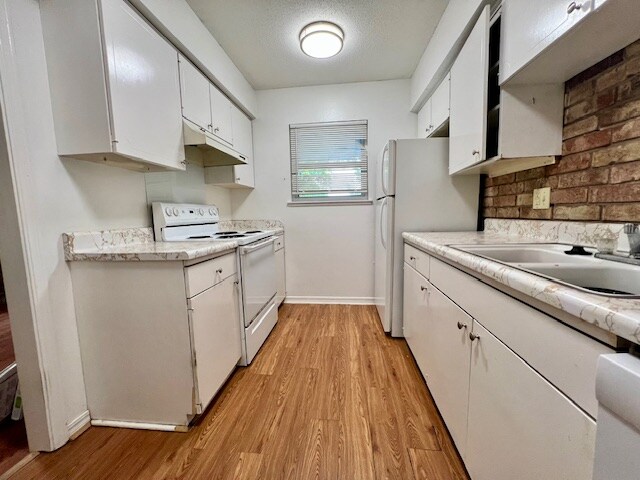 Building Photo - 280 S Hill Ave