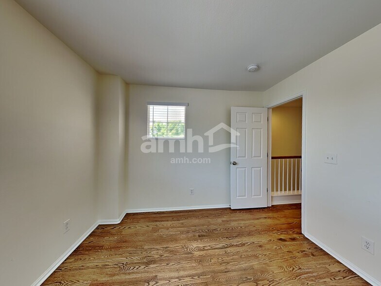 Building Photo - 11852 Altura St