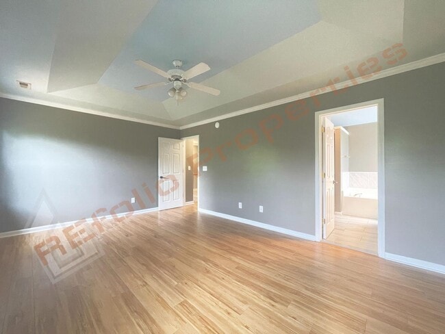 Building Photo - Lovely 4 Bedroom, 2.5 Bath Home w/ 2-Car G...