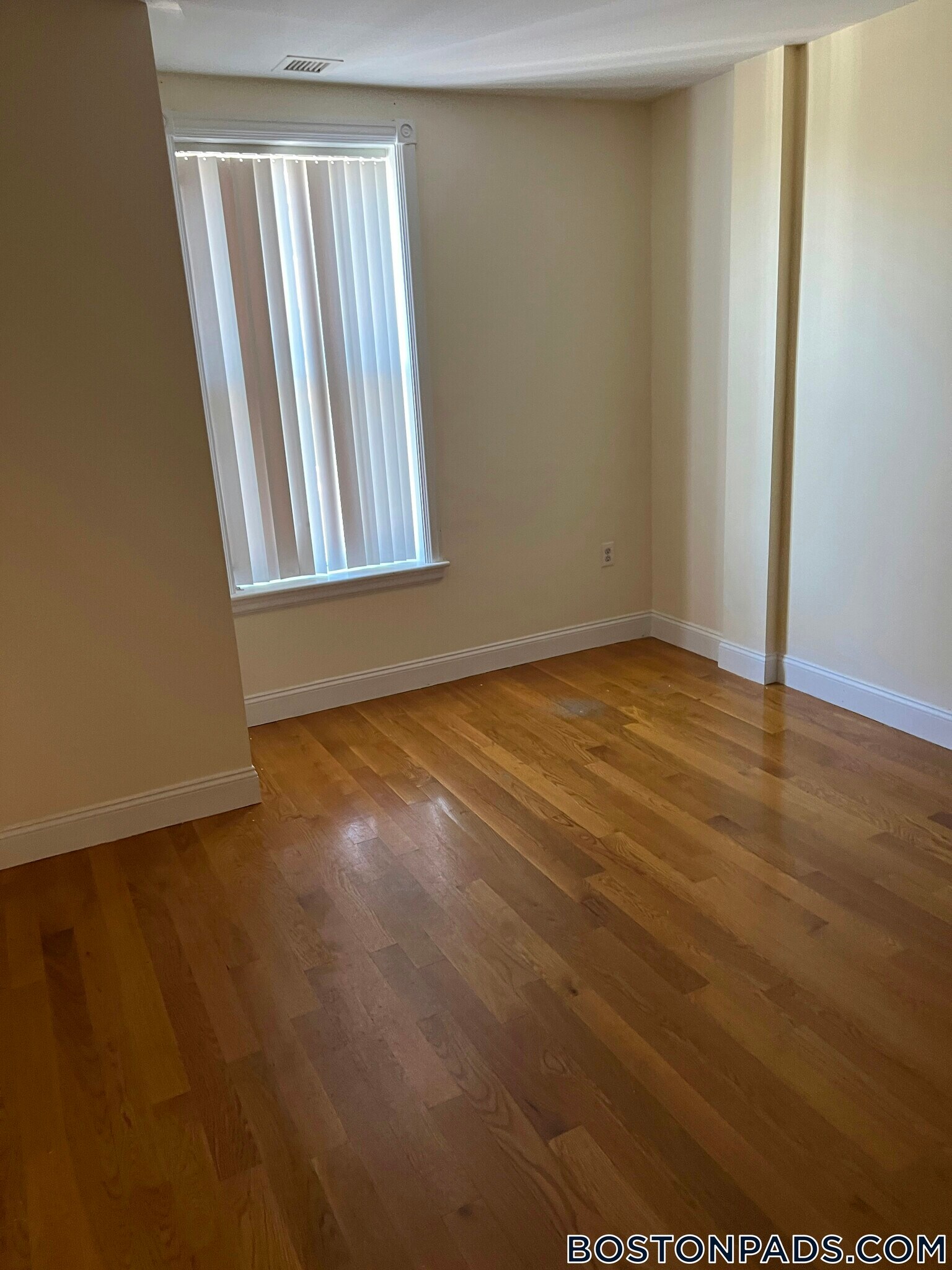 Building Photo - 90 Westland Ave