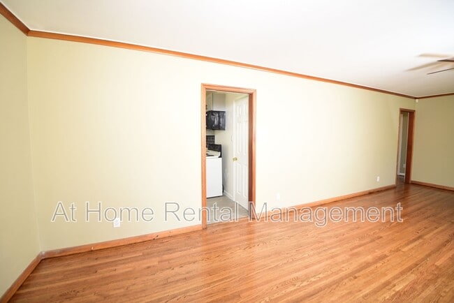 Building Photo - 477 S Norwood Ave