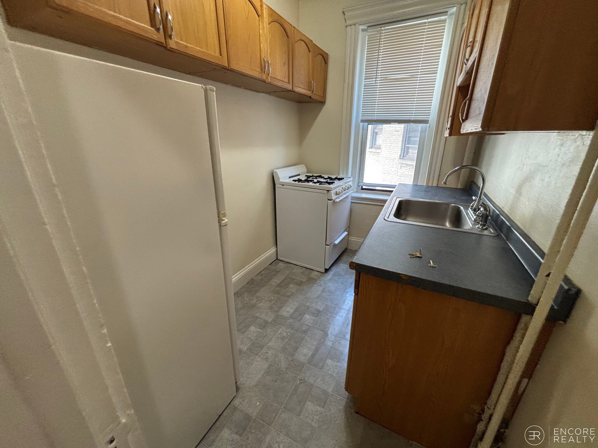 Building Photo - 360 Riverway