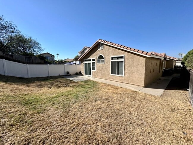 Building Photo - 3 bedroom Temecula home available for LEASE!