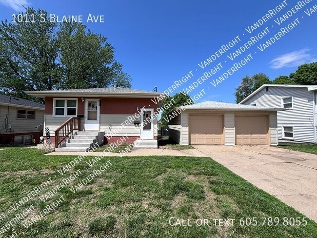 Building Photo - 1011 S Blaine Ave