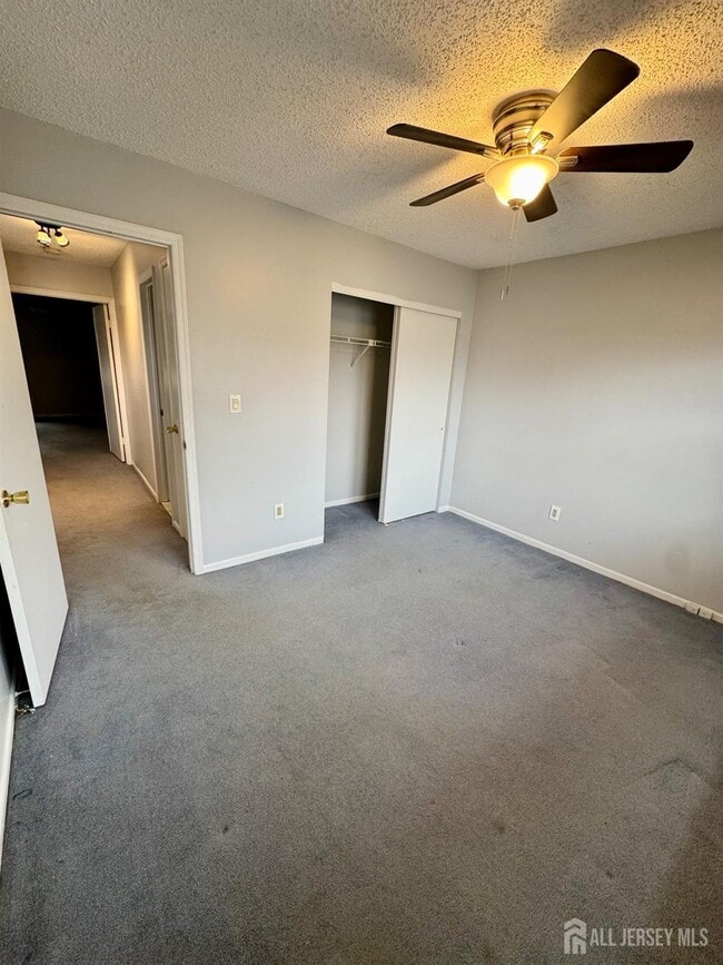 Building Photo - 36 Upperbrook Ct