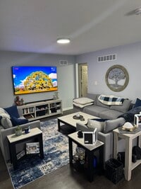 Building Photo - 301 Eagle Dr