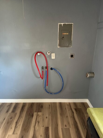 Building Photo - 4015 N Laramie St