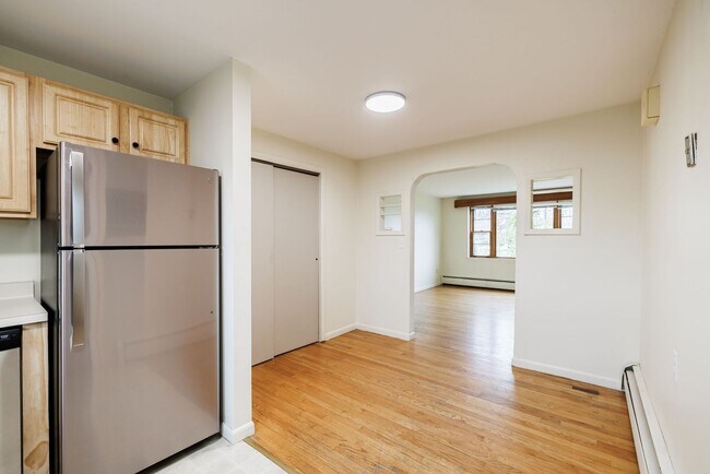 Building Photo - Emerson Road