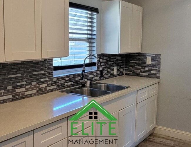 Building Photo - Beautiful 3-bedroom & 3 bathroom Home