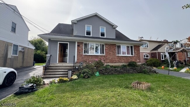 Primary Photo - 19 Loveland St