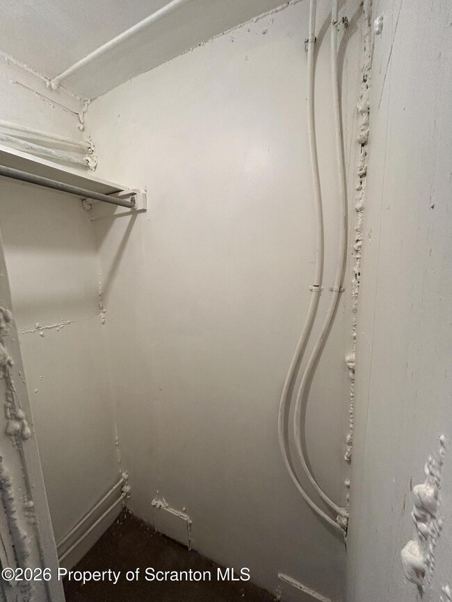 Building Photo - 1395-1395 Old Trail Rd