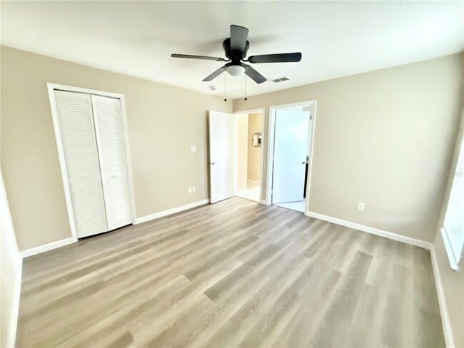 Building Photo - 2359 Harbor Town Dr