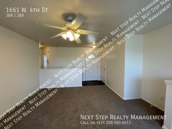 Building Photo - 1661 W 4th St