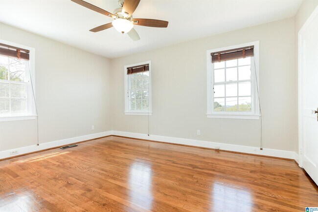 Building Photo - 501 21st Ave S