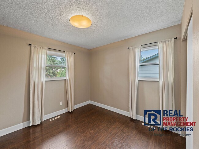 Building Photo - Charming 3-Bed, 1.5-Bath Home in Desirable West Fort Collins!
