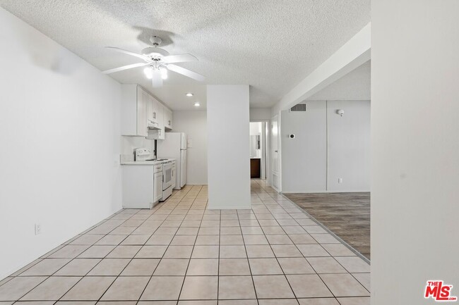 Building Photo - 5460 White Oak Ave