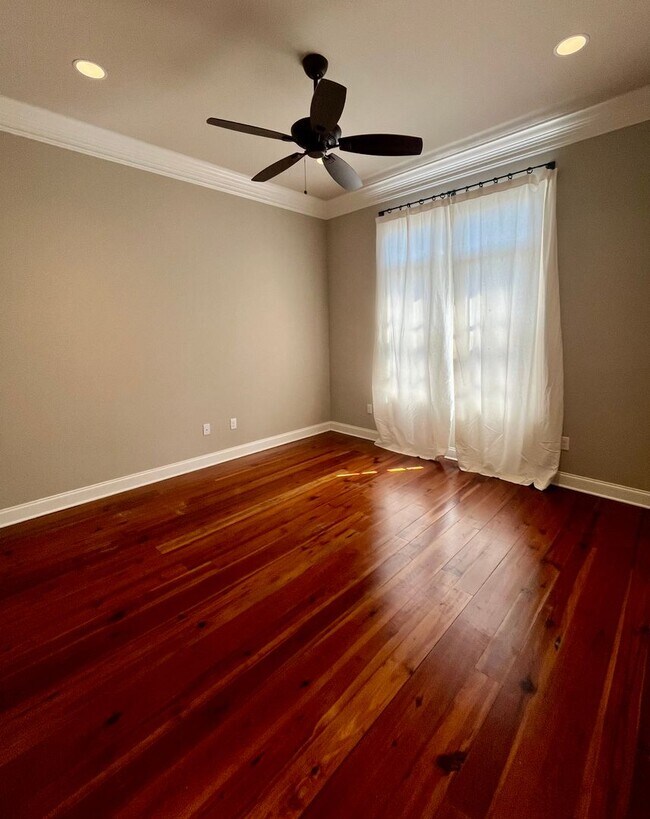 Building Photo - Beautiful Home in Rouzan of Southdowns neighborhood!