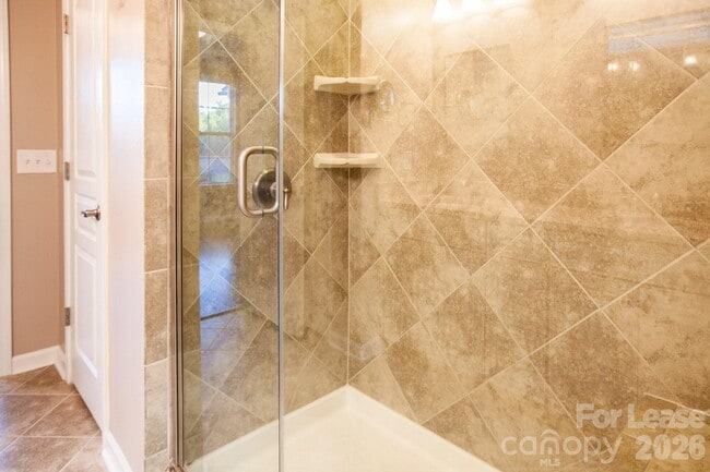 Building Photo - 5818 Glenmore Garden Dr