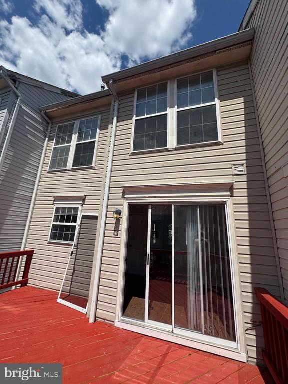 Building Photo - 6007 Rose Bay Dr