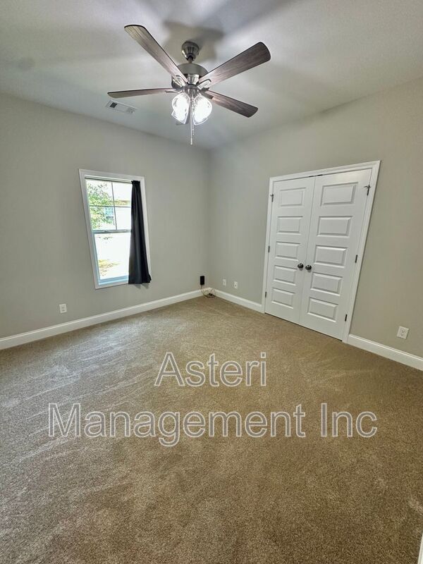 Building Photo - 113 Lasso Drive