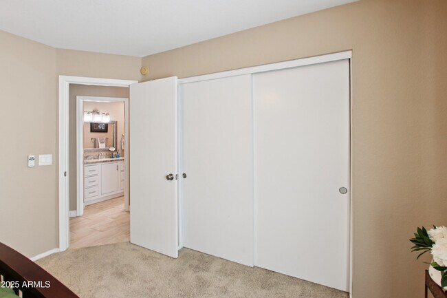 Building Photo - 20657 N Ventana Dr W