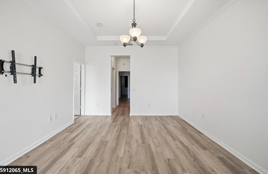 Building Photo - 4501 Mimosa Terrace