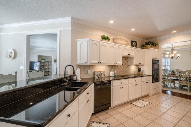 Building Photo - 14 Trapo Ln