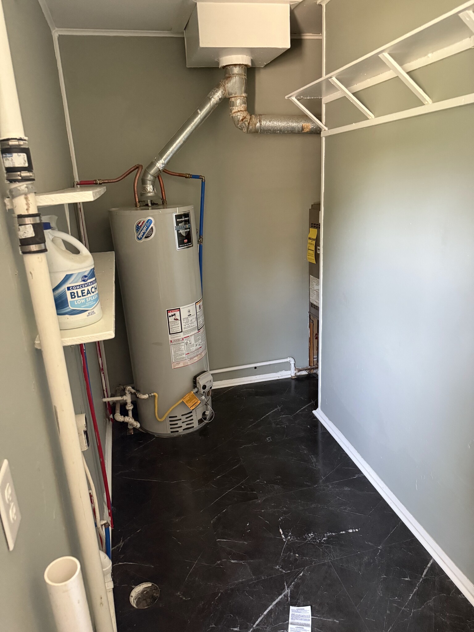 Building Photo - 1420 W Jackson St