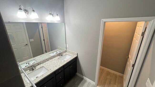 Building Photo - Incredible 3 Bedroom, 2 Bathroom Home in Palm Bay!!