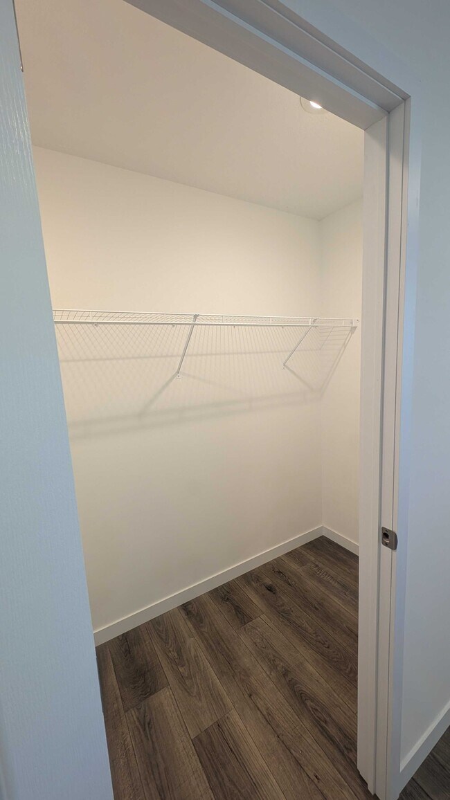 Building Photo - 9383 Evergreen Dr