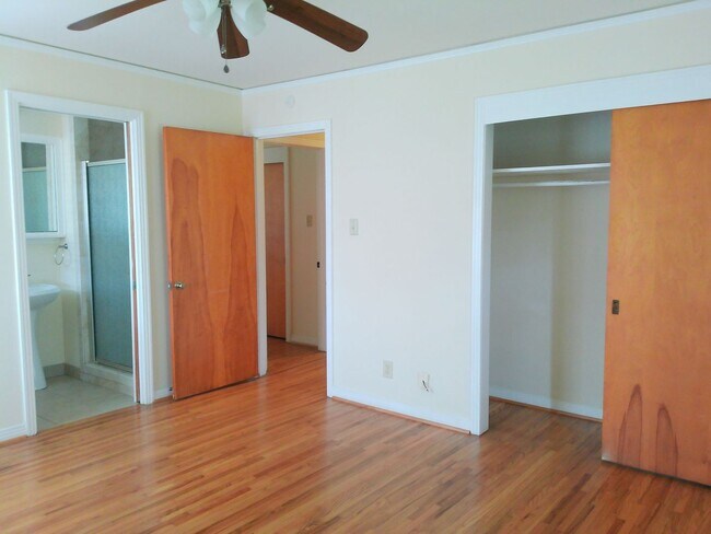 Building Photo - 530 Hopper Dr