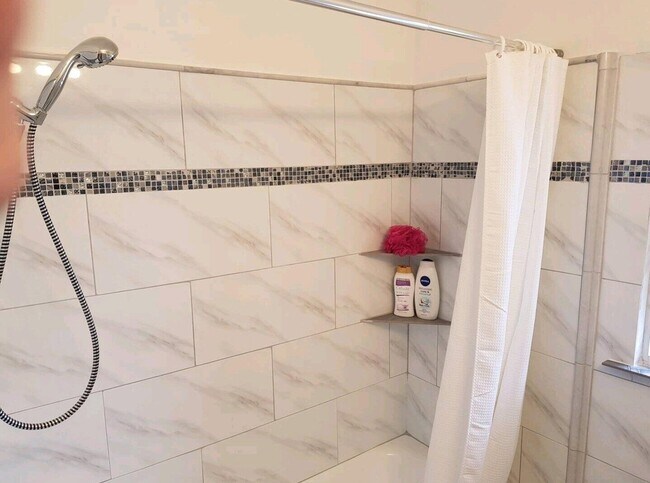 Building Photo - 2002 46th St