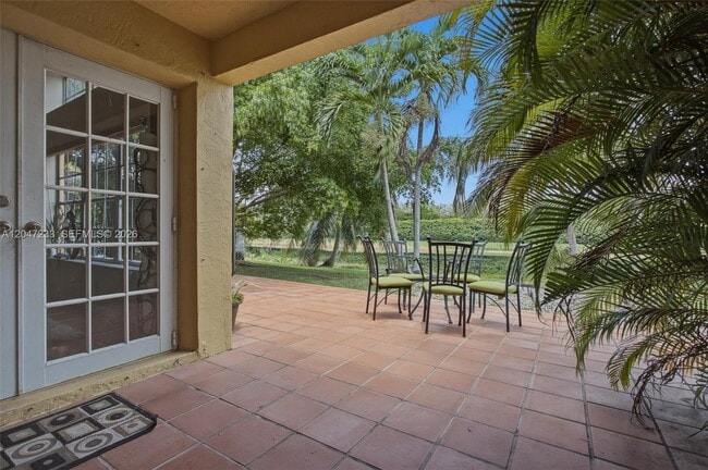 Building Photo - 411 Bermuda Springs Dr