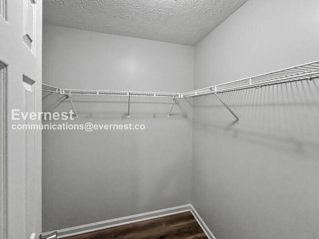 Building Photo - 505 Chestnut Ln