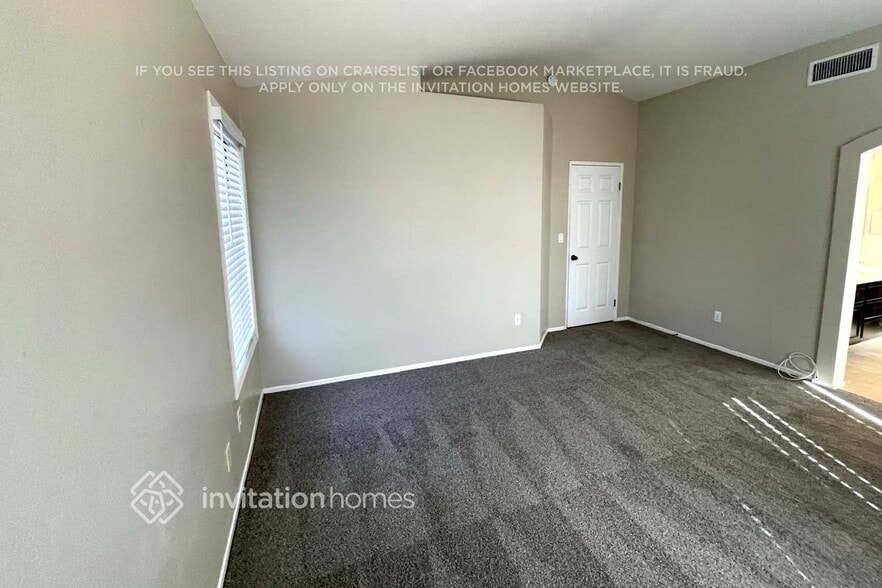 Building Photo - 3120 Crowne Dr