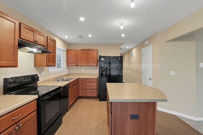 Building Photo - 7449 Sugarbark Dr