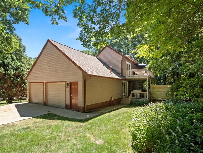 Building Photo - 28 Turnberry Dr