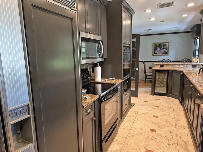 Building Photo - 11081 SW 30th Ct